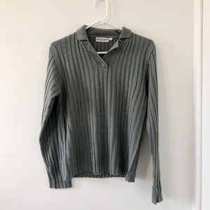 V-Neck Ribbed Sweater in Gray